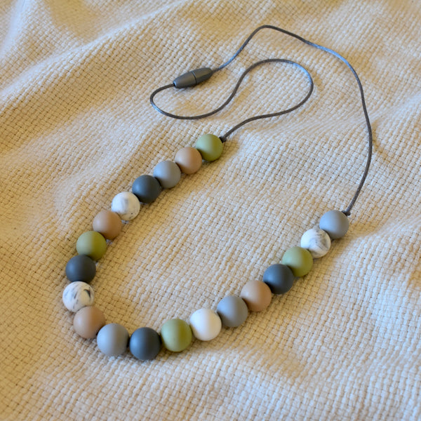 Mila Silicone Mum Necklace