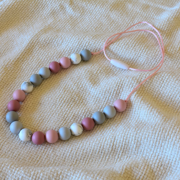 Mila Silicone Mum Necklace