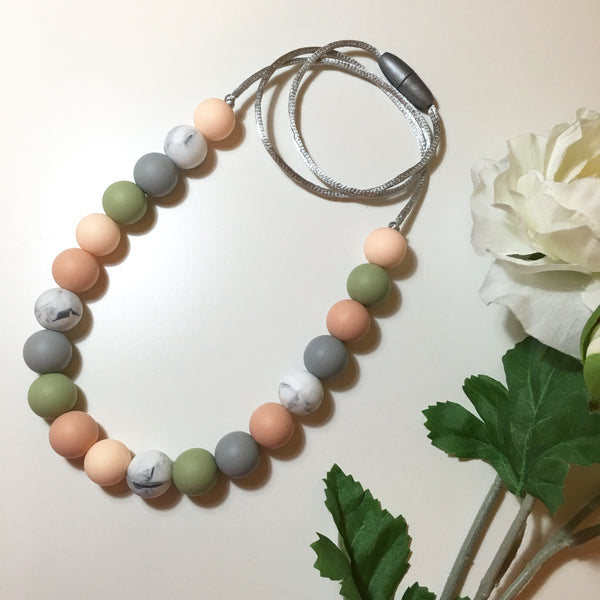 Mila Silicone Mum Necklace